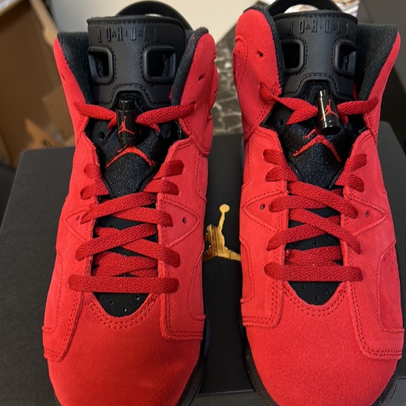 Jordan six Touro worn once 6 1/2 youth - Picture 7 of 10